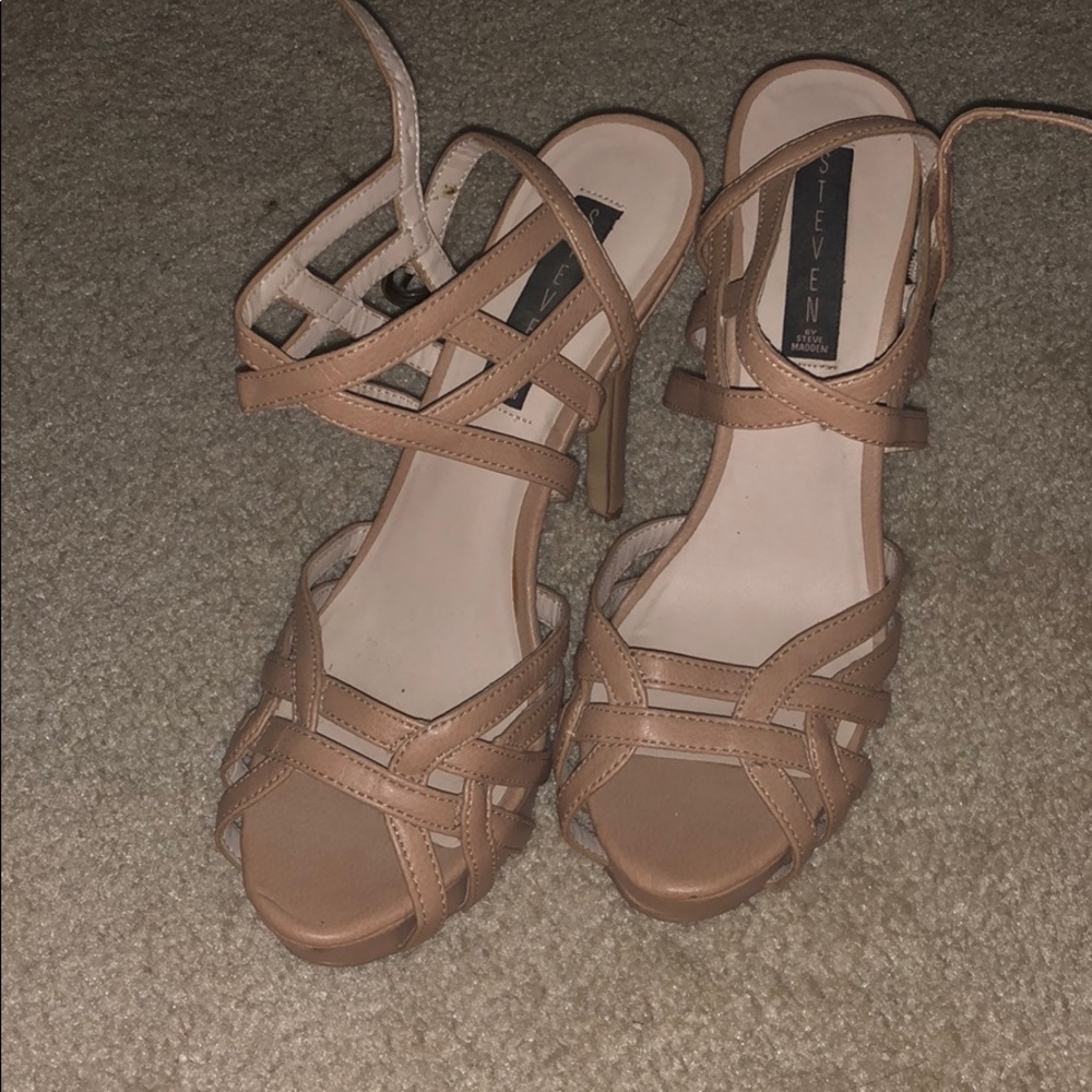 Steve Madden nude/beige heels